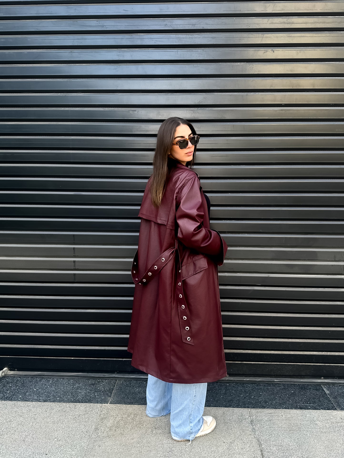 Eyes burgundy coat