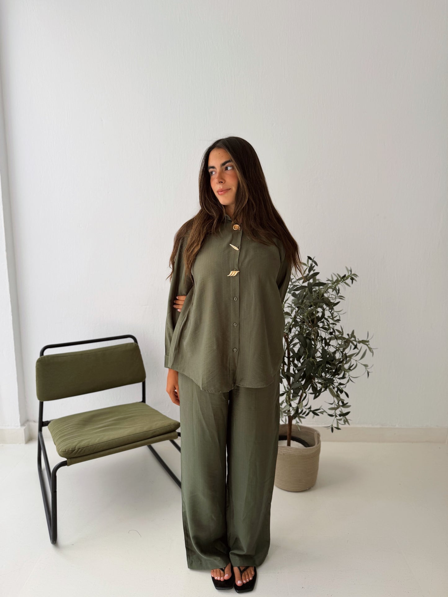 Olive Shells Linen Set