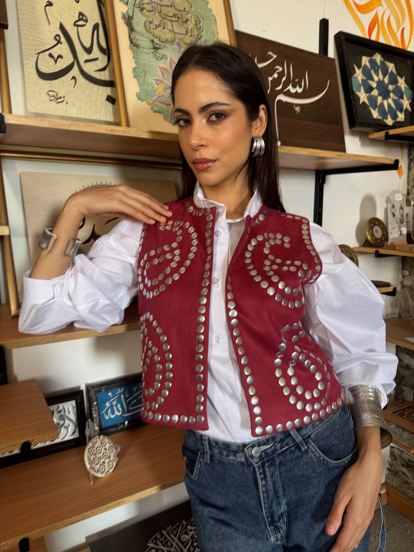 Habiba Vest in burgundy