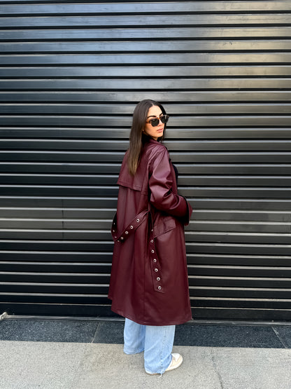 Eyes burgundy coat