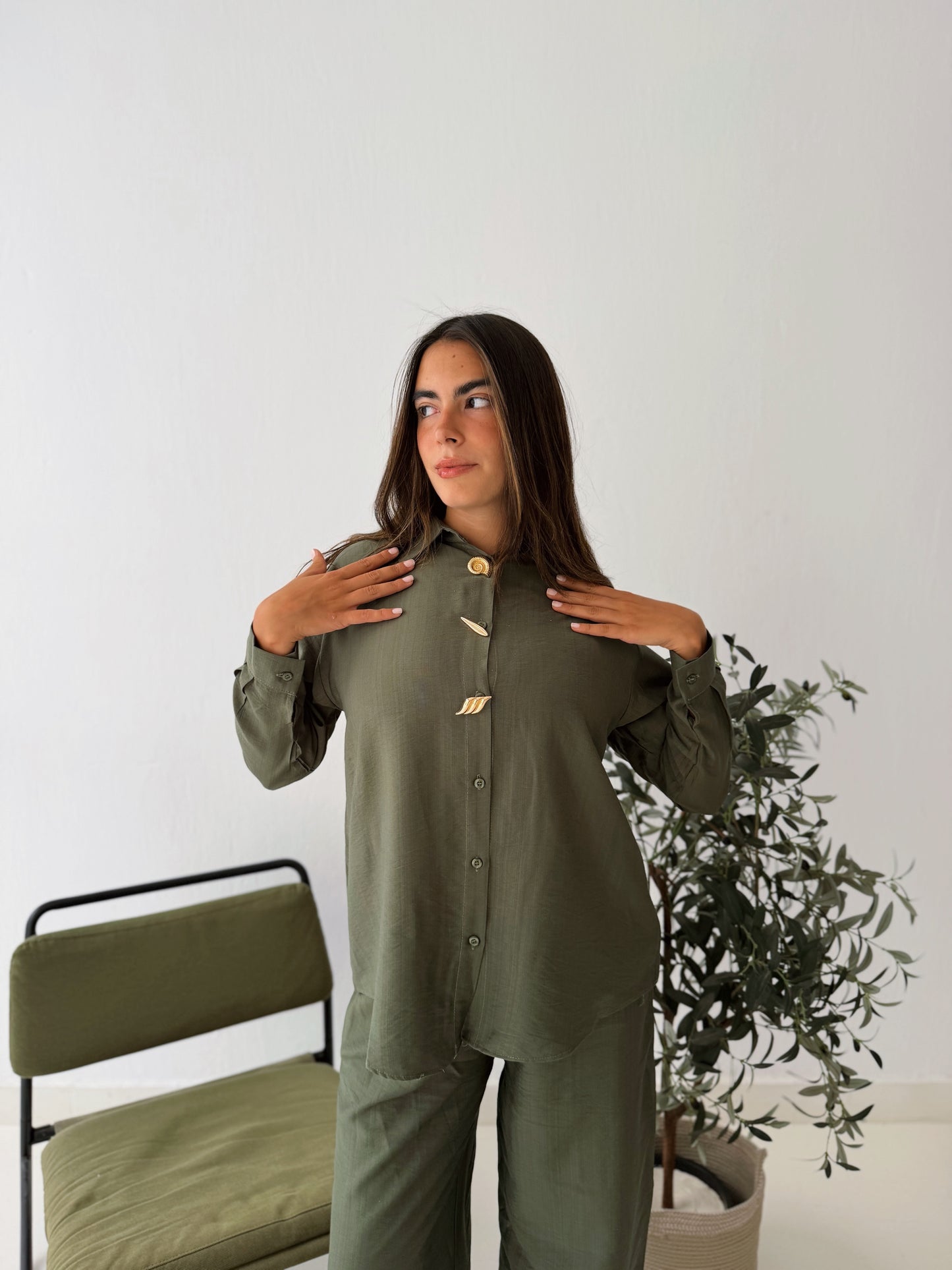 Olive Shells Linen Set